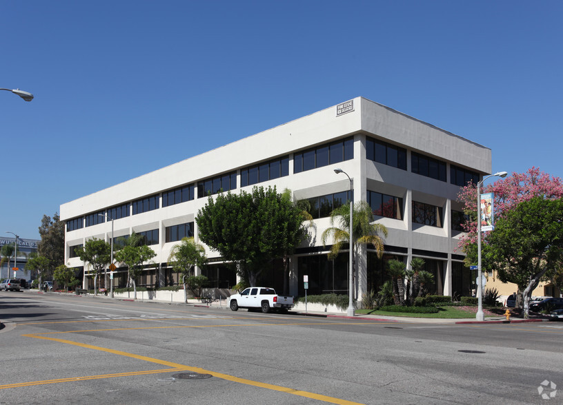 302 W 5th St, San Pedro, CA for sale - Primary Photo - Image 1 of 1