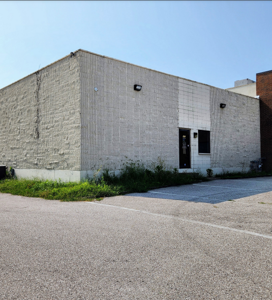 200-202 Rock Industrial Park Dr, Bridgeton, MO for lease - Building Photo - Image 1 of 1