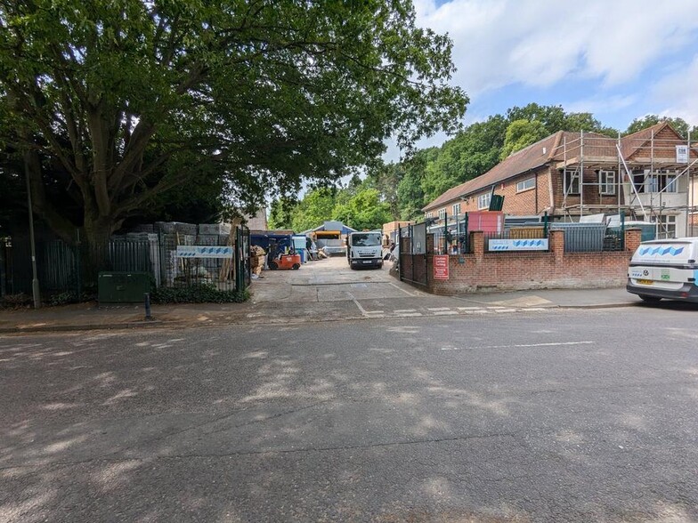 66 Brox Rd, Ottershaw for lease - Building Photo - Image 1 of 7