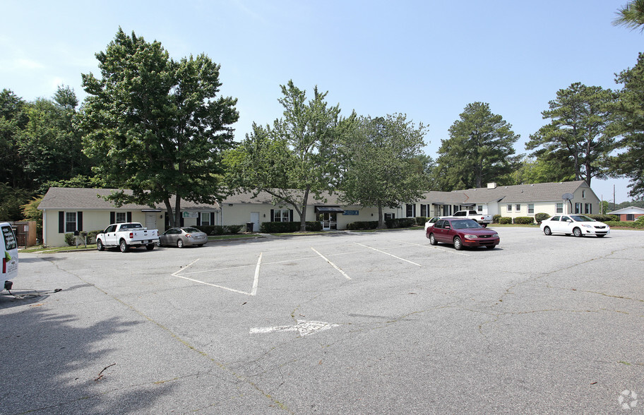 205 Jeff Davis Pl, Fayetteville, GA for lease - Primary Photo - Image 2 of 8