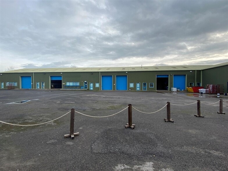 Ambassador Trade Park, Gillingham for lease - Building Photo - Image 3 of 10