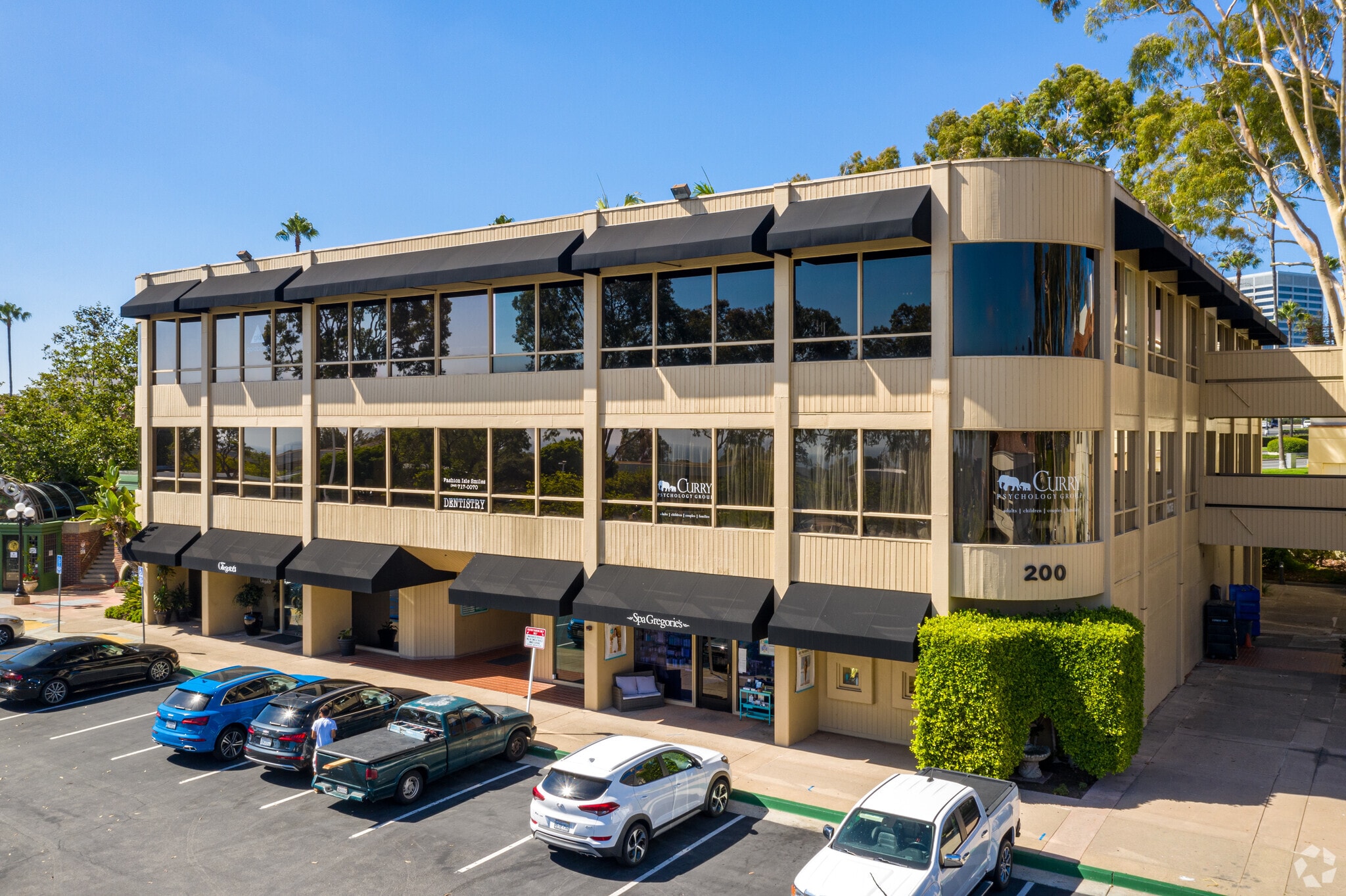 200 Newport Center Dr, Newport Beach, CA 92660 Design Plaza