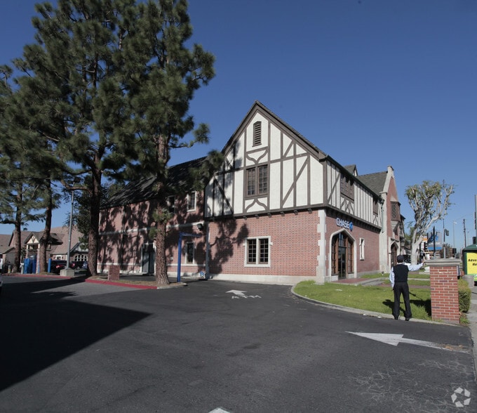 14011 Beach Blvd, Westminster, CA for sale - Primary Photo - Image 1 of 14