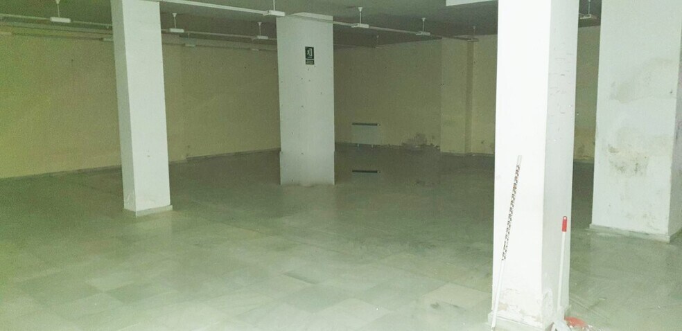 Retail in Salamanca for sale - Building Photo - Image 2 of 4