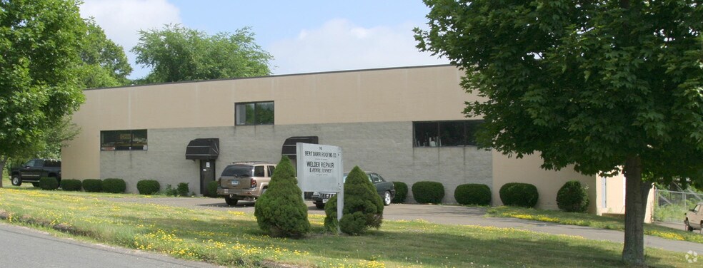 16 Commerce Cir, Durham, CT for lease - Building Photo - Image 2 of 23