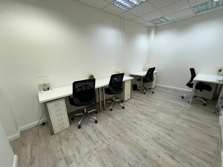 23-27 Redan Pl, London for lease - Building Photo - Image 2 of 20