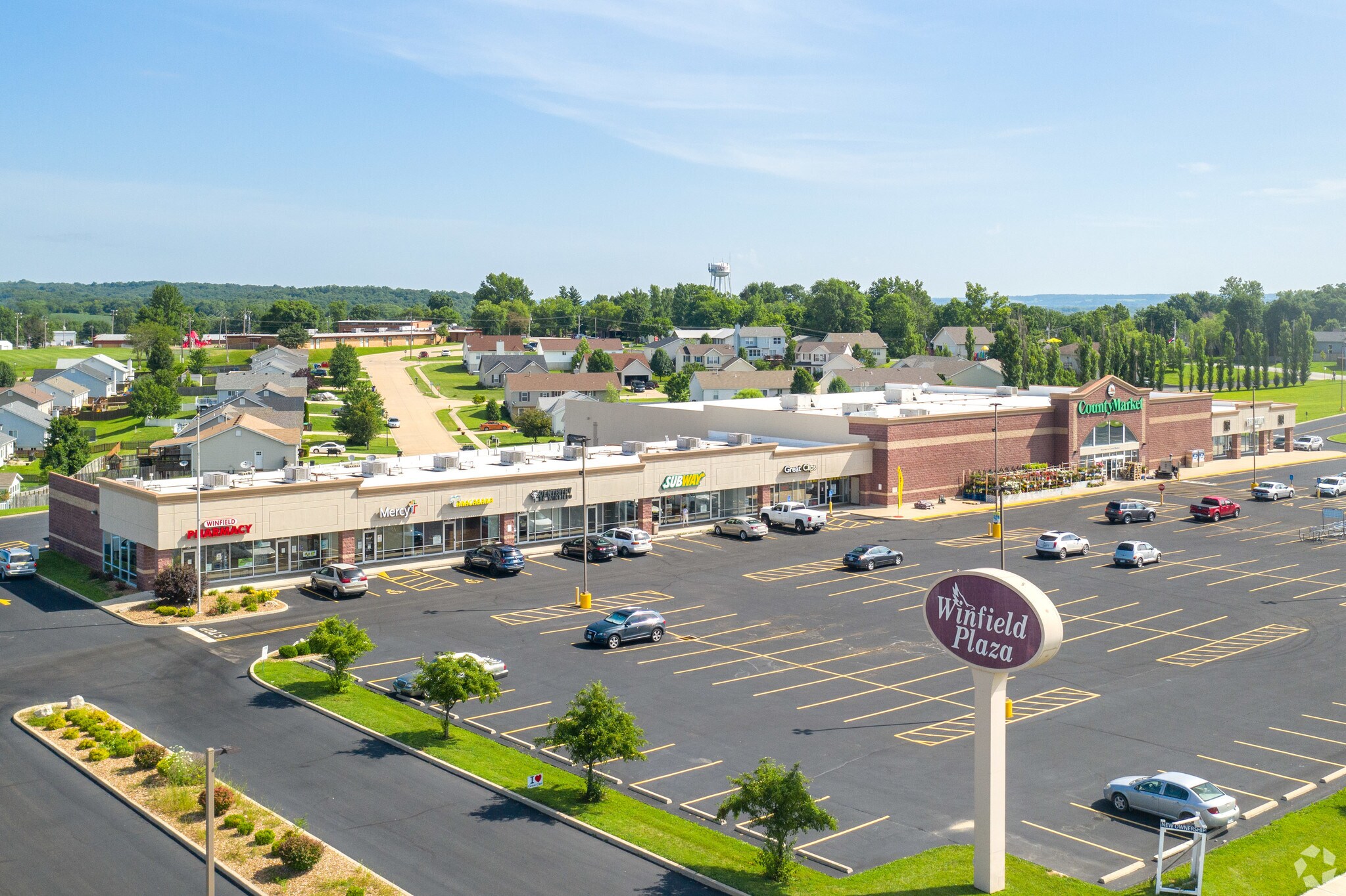 5-37 Winfield Plaza, Winfield, MO for lease Primary Photo- Image 1 of 7