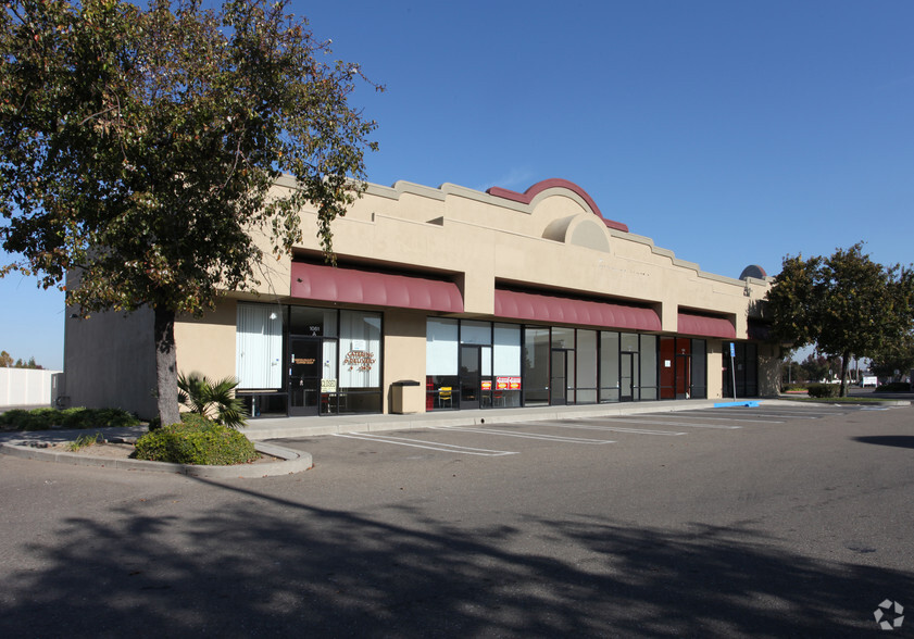 1061-1209 E March Ln, Stockton, CA for lease - Building Photo - Image 3 of 4