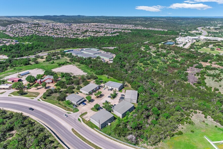5004 Bee Creek Rd, Spicewood, TX for lease - Building Photo - Image 3 of 12