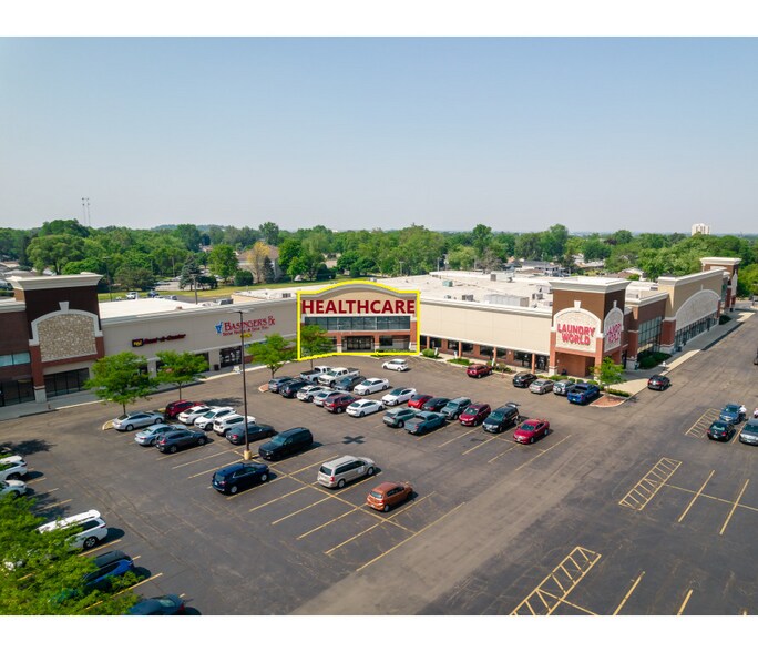 2112 W Jefferson St, Joliet, IL for lease - Building Photo - Image 1 of 13