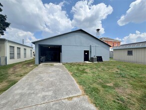 111 S Church St, Lockhart, TX for lease Building Photo- Image 2 of 6