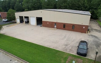 6919 Oak Ridge Commerce Way, Austell GA - Warehouse