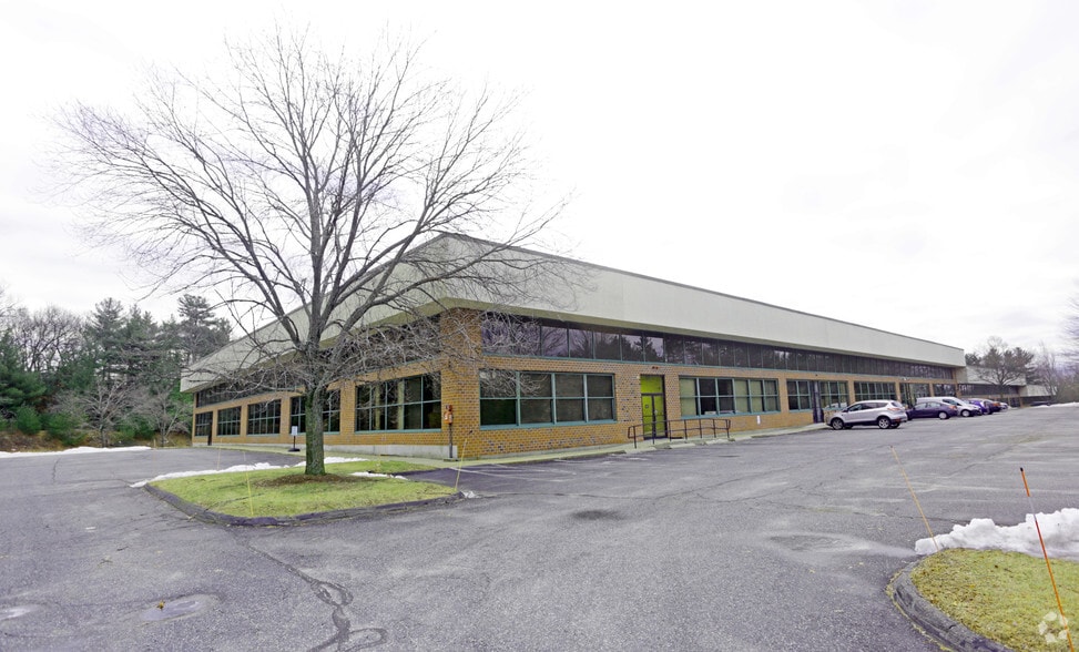 89 October Hill Rd, Holliston, MA for lease - Building Photo - Image 1 of 15