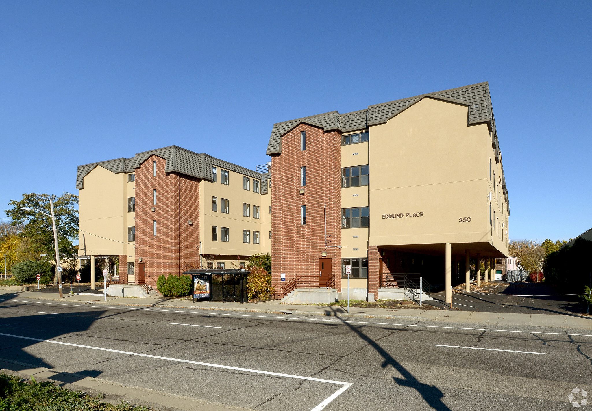 350 Taunton Ave, East Providence, RI for sale Primary Photo- Image 1 of 1