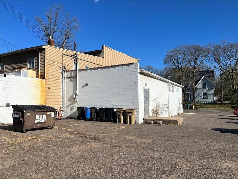 416 Putnam St, Eau Claire, WI for sale - Building Photo - Image 2 of 25