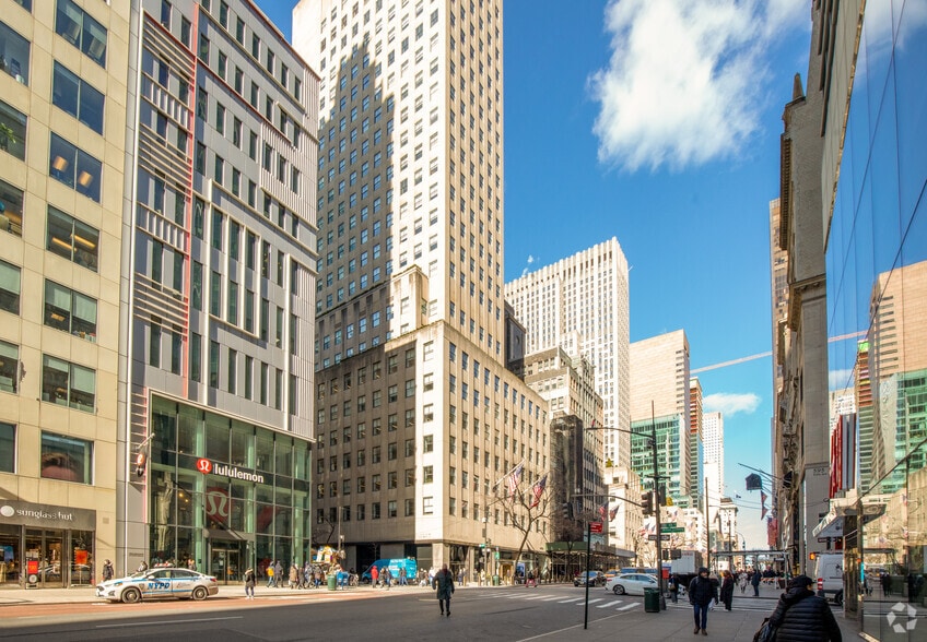 600 Fifth Ave, New York, NY for lease - Building Photo - Image 1 of 6