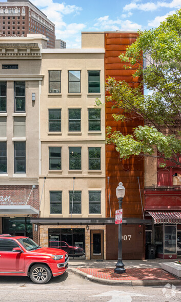 907 Houston St, Fort Worth, TX for sale - Primary Photo - Image 1 of 1