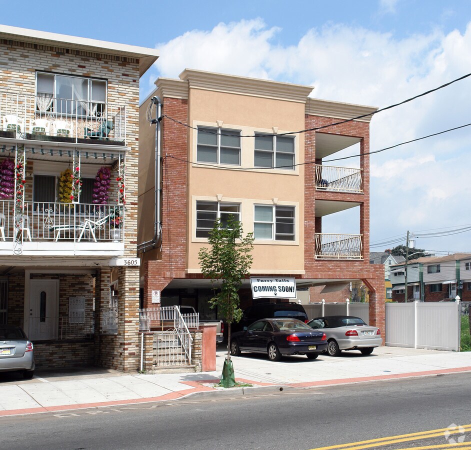 3607 Park Ave, Union City, NJ 07087