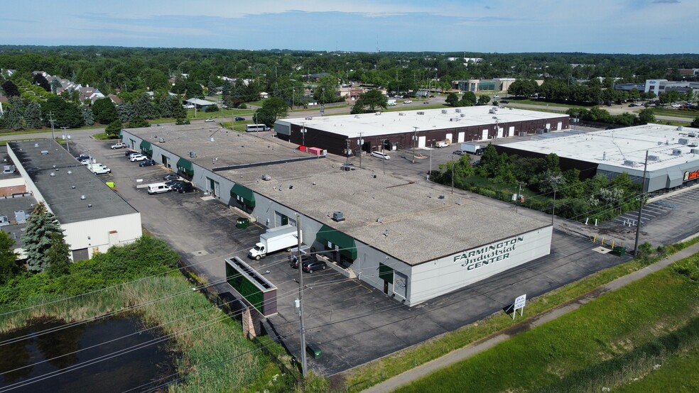 24000-24036 Haggerty Rd, Farmington Hills, MI for sale - Primary Photo - Image 1 of 1