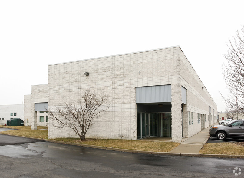 1389 Wheaton Dr, Troy, MI for lease - Building Photo - Image 1 of 4