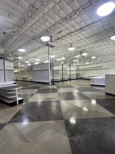 5925 S Virginia St, Reno, NV for lease - Building Photo - Image 3 of 7