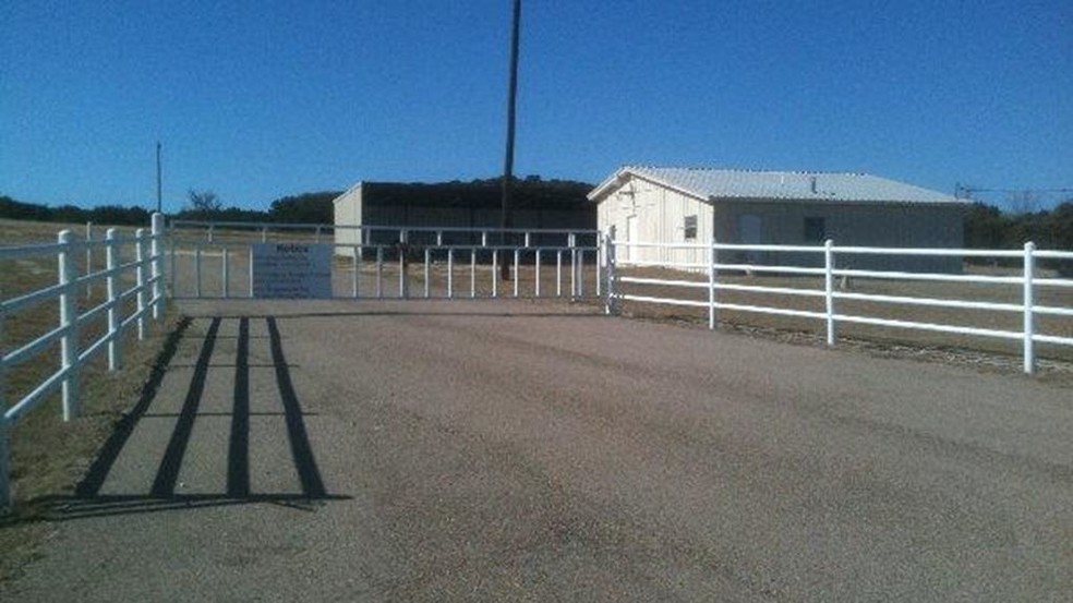 4183 Highway 6, Clifton, TX for sale - Building Photo - Image 1 of 1