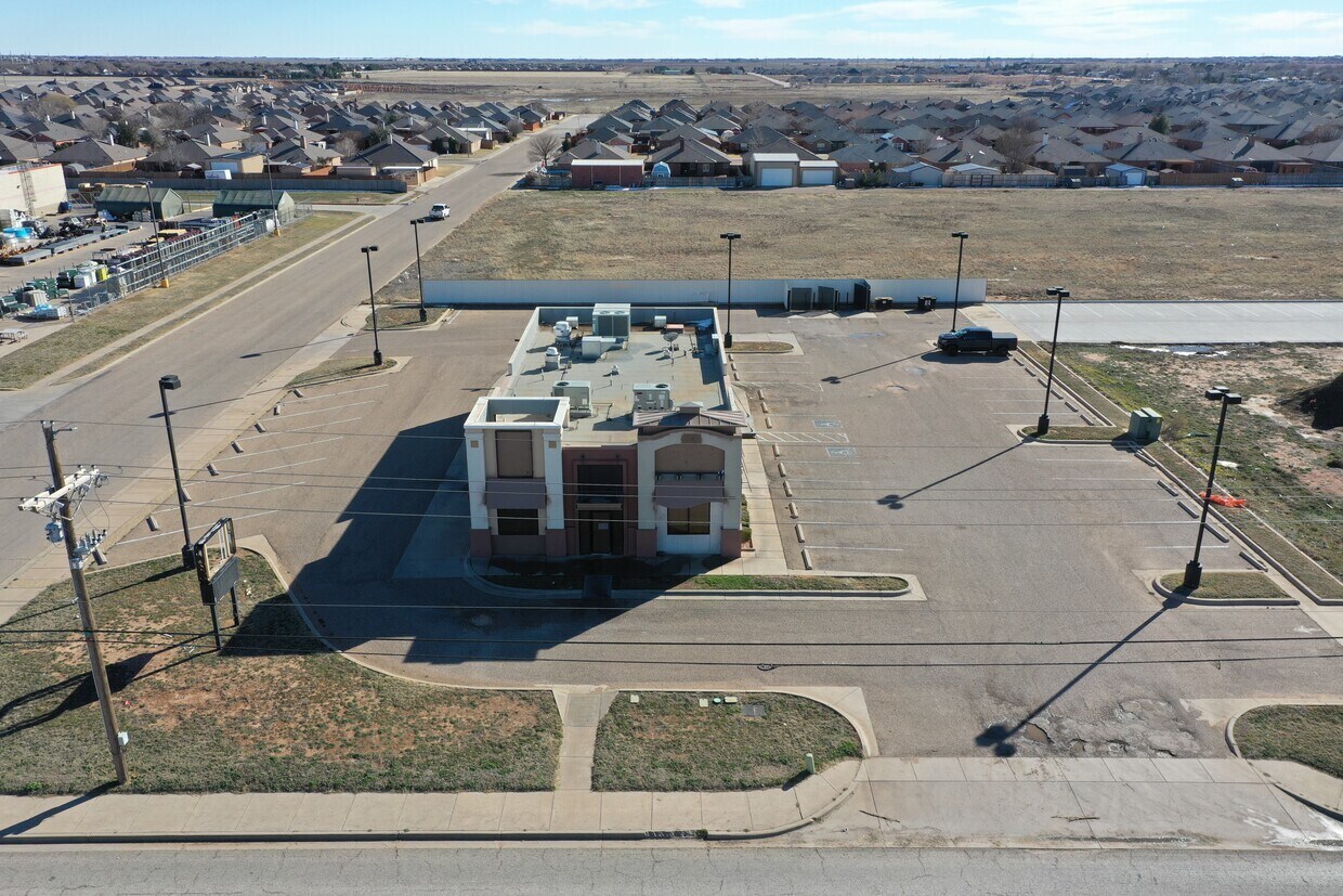 7601 82nd St, Lubbock, TX for lease Building Photo- Image 1 of 3