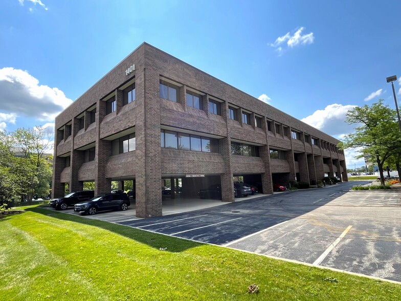 1401 Branding Ave, Downers Grove, IL for lease - Building Photo - Image 3 of 13