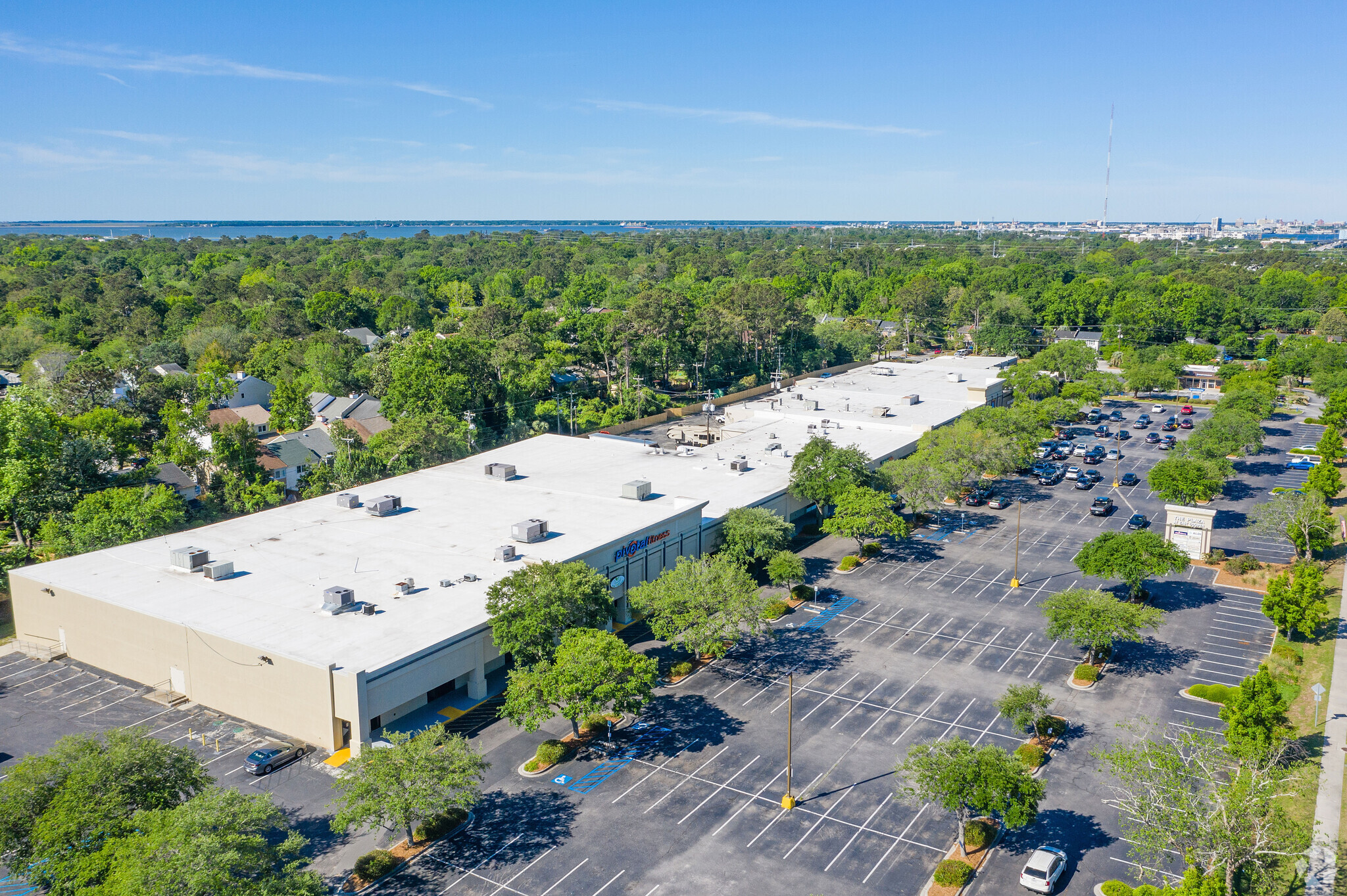 603 Johnnie Dodds Blvd, Mount Pleasant, SC for lease Building Photo- Image 1 of 8