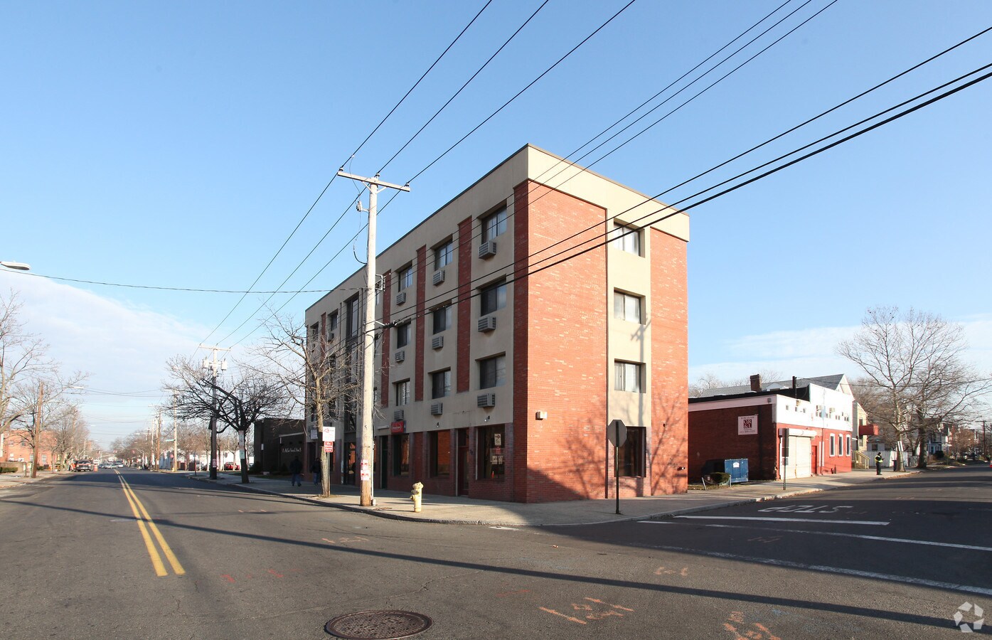 81 Dixwell Ave, New Haven, CT 06511