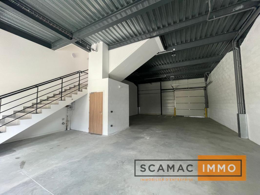 Flex in Fresnes for lease Building Photo- Image 1 of 6