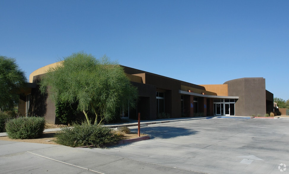 73271 Fred Waring Dr, Palm Desert, CA for lease - Building Photo - Image 3 of 23