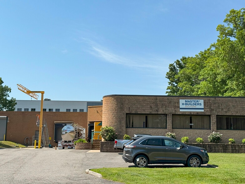 10223 Timber Ridge Dr, Ashland, VA for lease - Building Photo - Image 2 of 13