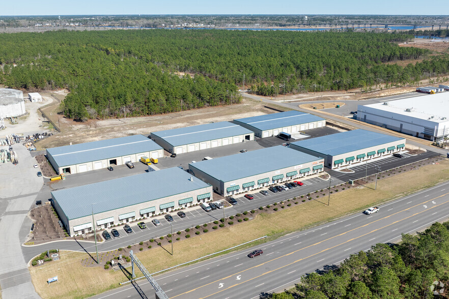 4270 US Highway 421 Hwy N, Wilmington, NC for lease - Building Photo - Image 2 of 13