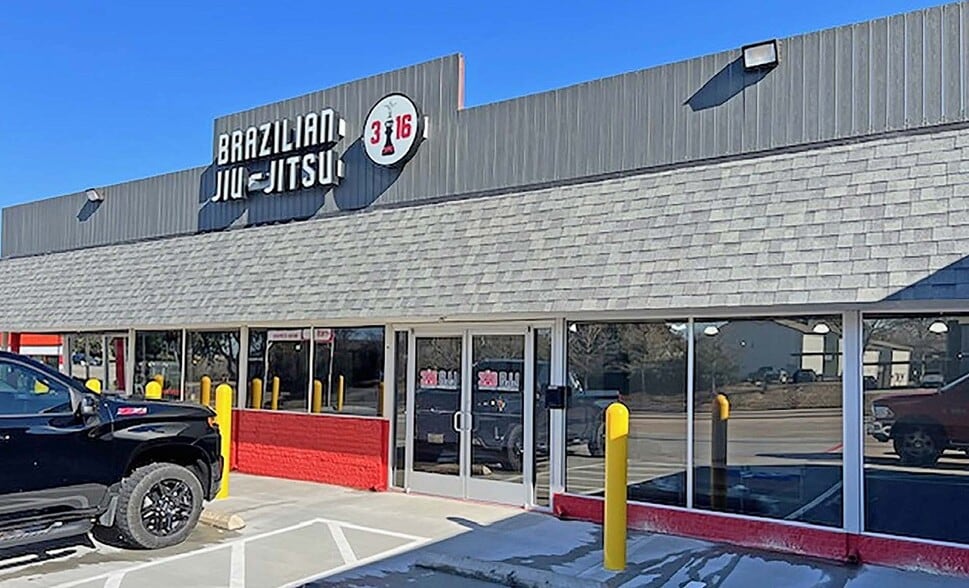 1407 S Goliad St, Rockwall, TX for lease - Building Photo - Image 2 of 6