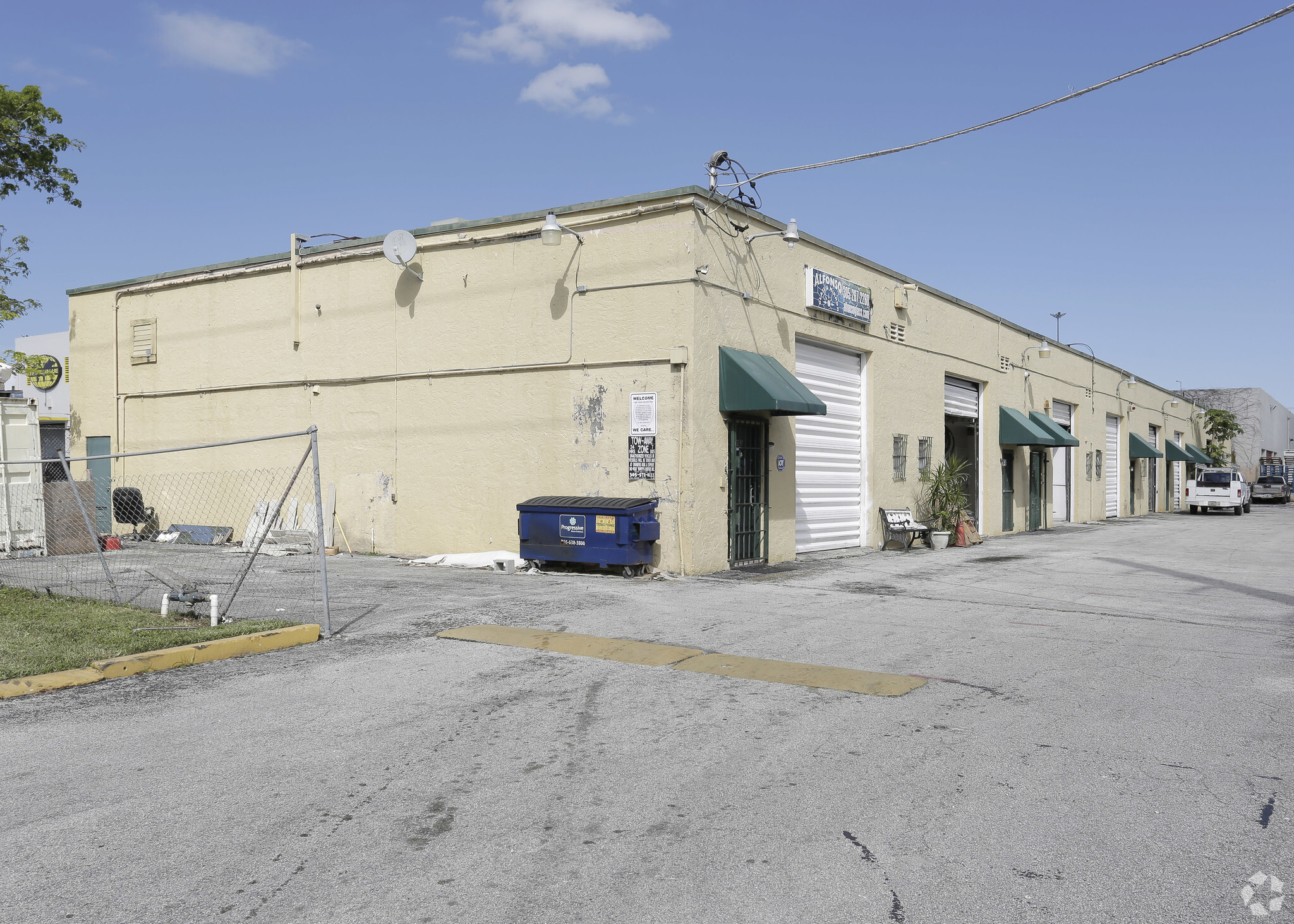 7403 NW 7th St, Miami, FL for lease Primary Photo- Image 1 of 9