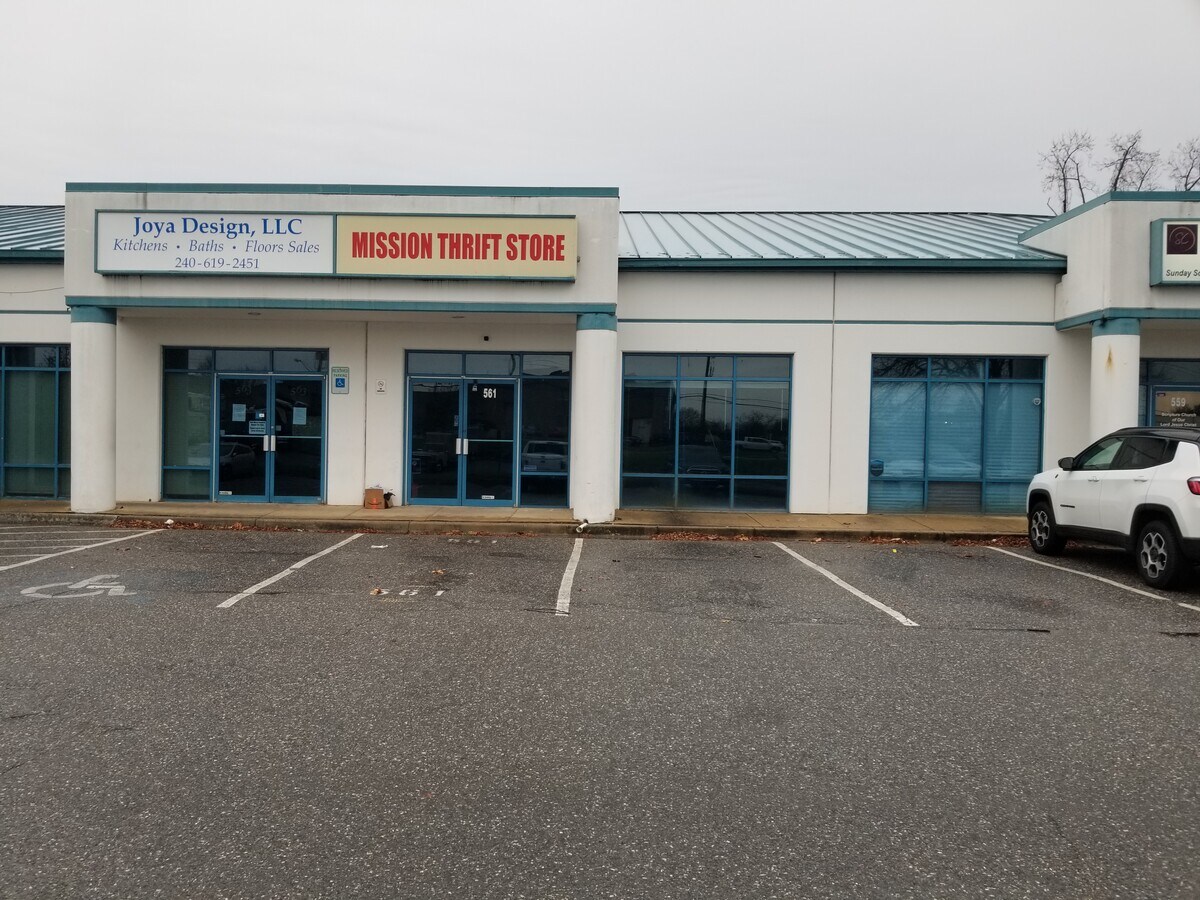 557595 Ritchie Rd, Capitol Heights, MD 20743