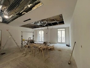 11 bis Rue Balzac, Paris for lease Interior Photo- Image 1 of 21