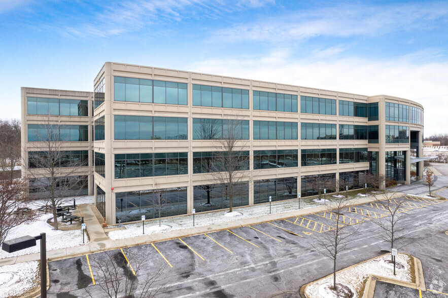 100 S Saunders Rd, Lake Forest, IL for lease - Building Photo - Image 1 of 18