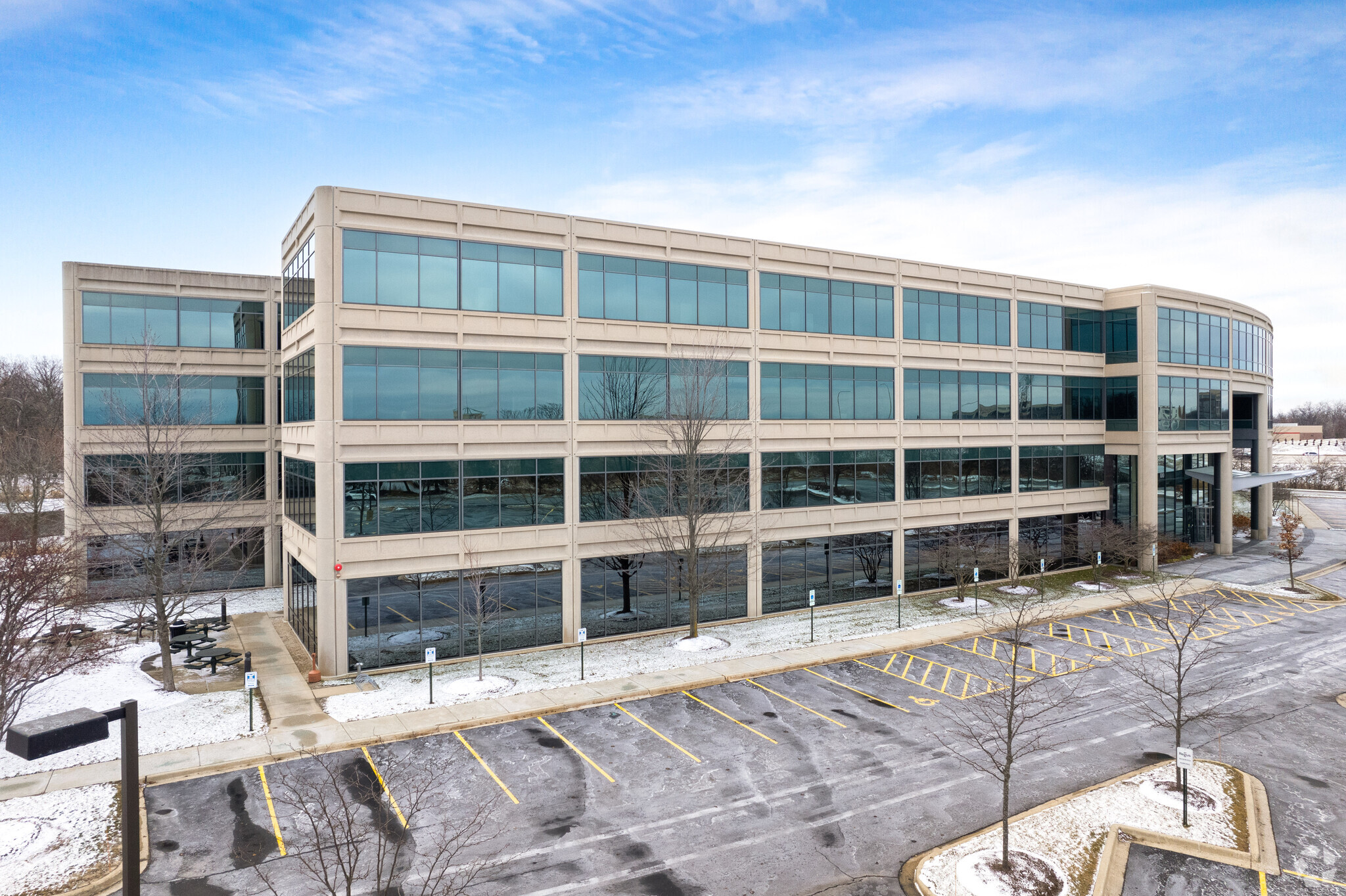 100 S Saunders Rd, Lake Forest, IL for lease Building Photo- Image 1 of 19