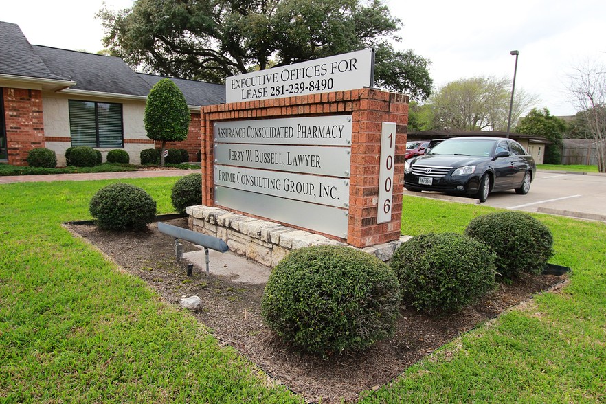 1006 Thompson Rd, Richmond, TX for sale - Building Photo - Image 3 of 15