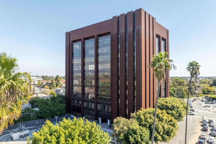 4929 Wilshire Blvd, Los Angeles, CA for lease - Building Photo - Image 2 of 10