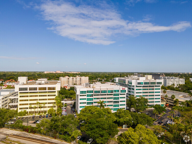 9200 S Dadeland Blvd, Miami, FL for lease - Building Photo - Image 1 of 33