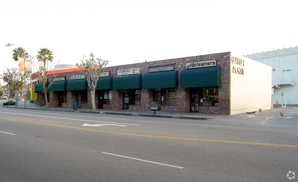 950-966 Gayley Ave, Los Angeles, CA for lease - Primary Photo - Image 1 of 9