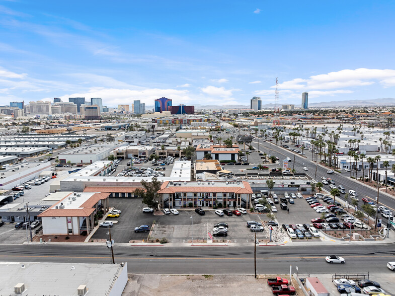 Suns Plaza portfolio of 4 properties for sale on LoopNet.com - Aerial - Image 3 of 12