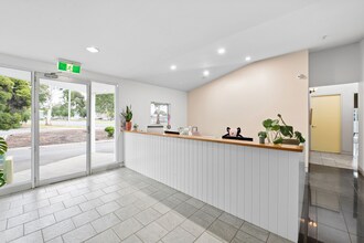 25 Deborah St, Golden Square for sale Interior Photo- Image 1 of 8