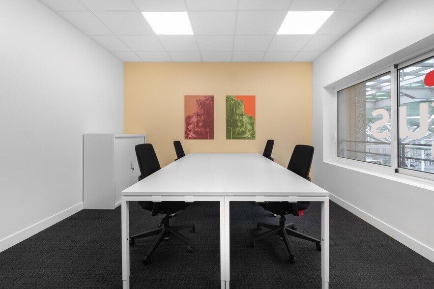 47 Place Alphonse Fiquet, Amiens for lease - Interior Photo - Image 3 of 11