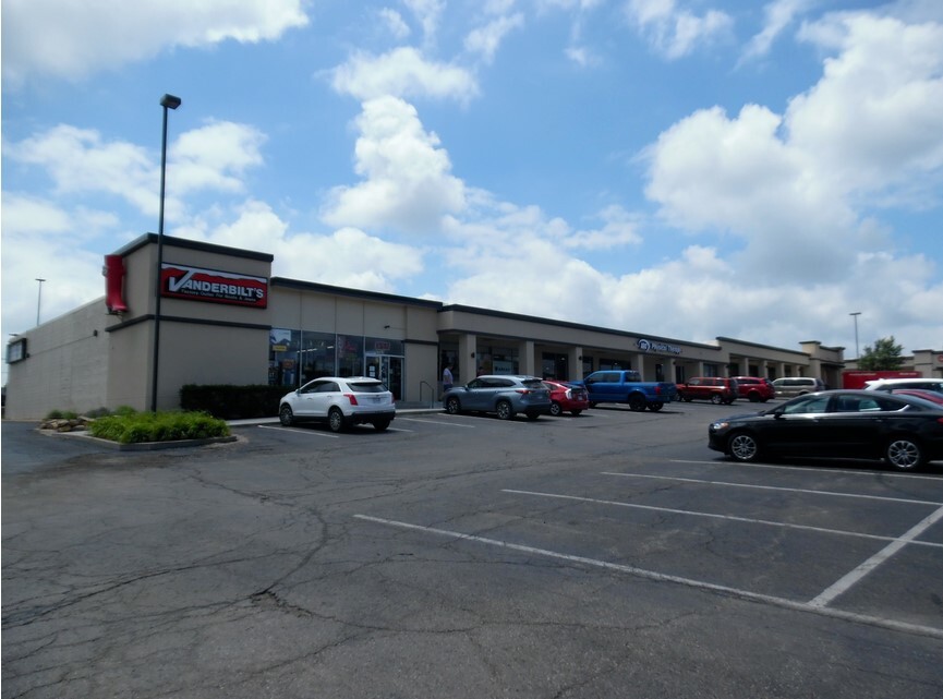 2935 SW Topeka Blvd, Topeka, KS for lease Building Photo- Image 1 of 5