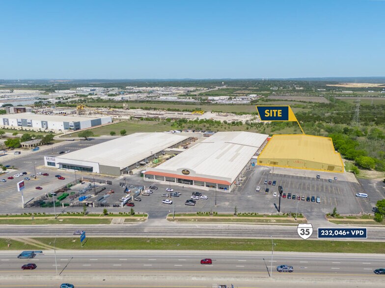 17975 Interstate 35 N, Schertz, TX for lease - Building Photo - Image 1 of 4