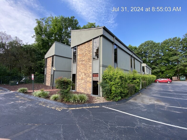 1100 Logger Ct, Raleigh, NC for sale - Building Photo - Image 1 of 3